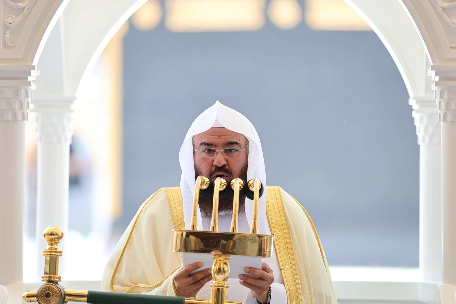 خطباء المساجد يحثّون على استقبال العام الدراسي بالجد والانضباط