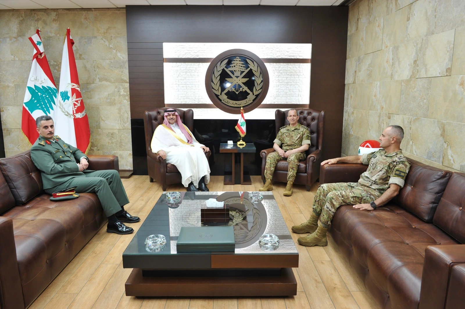 السفير الدوسري يلتقي قائد الجيش اللبناني