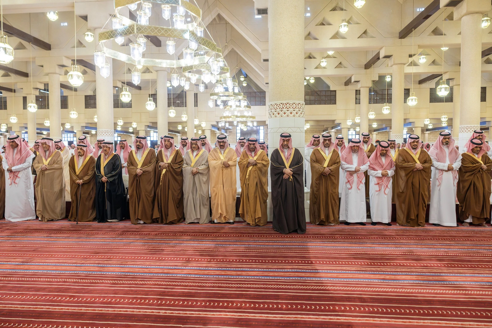 صلاة الميت على الأميرة الجوهرة بنت فهد بن مشاري