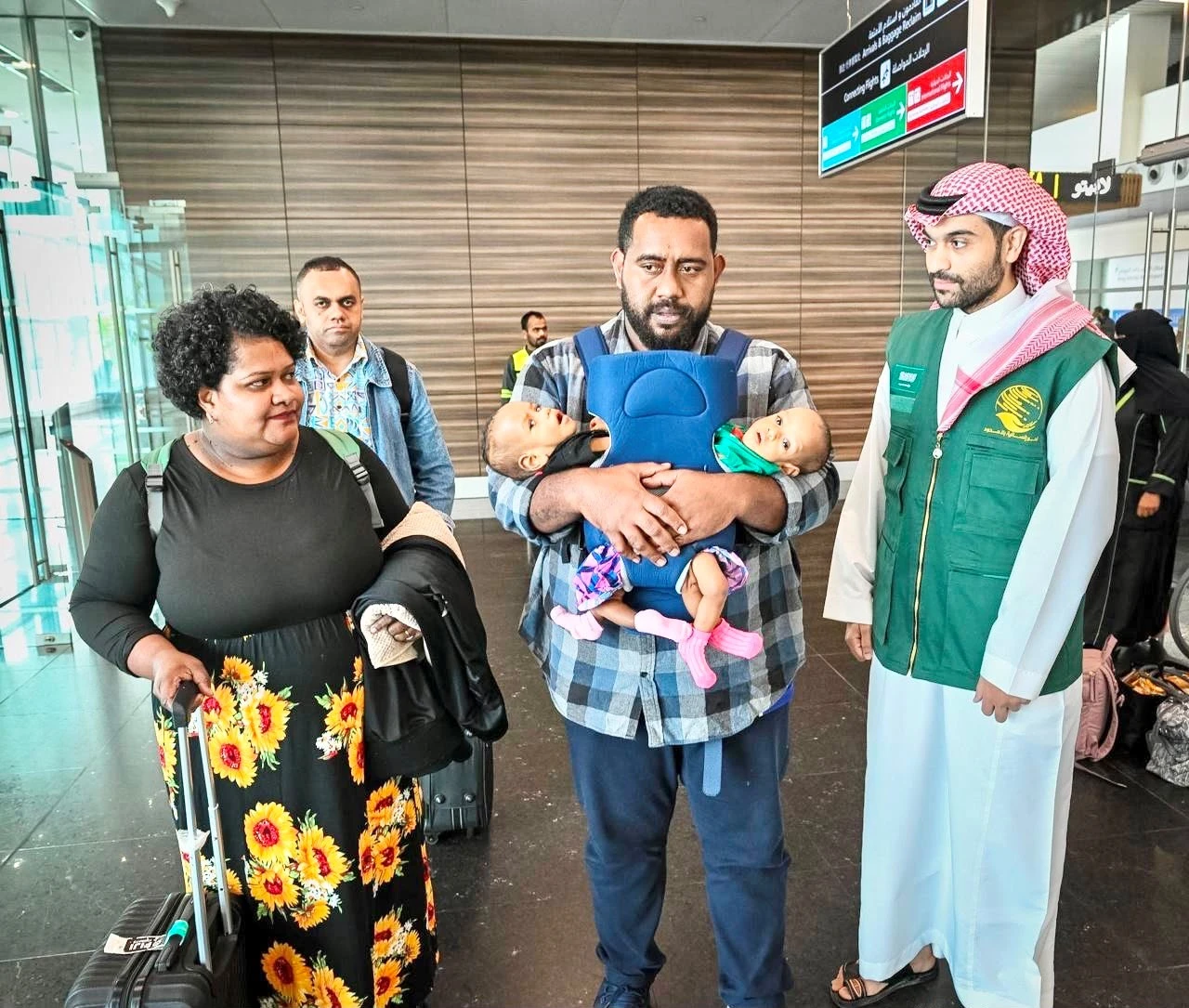 وصول التوأم الملتصق الفيجي "جيسيبيل وديسيسيا" إلى الرياض