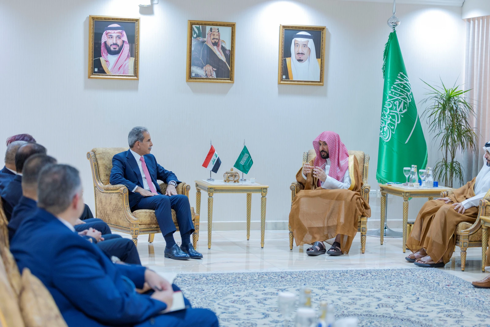الصمعاني يبحث التعاون القضائي مع نظيره العراقي 