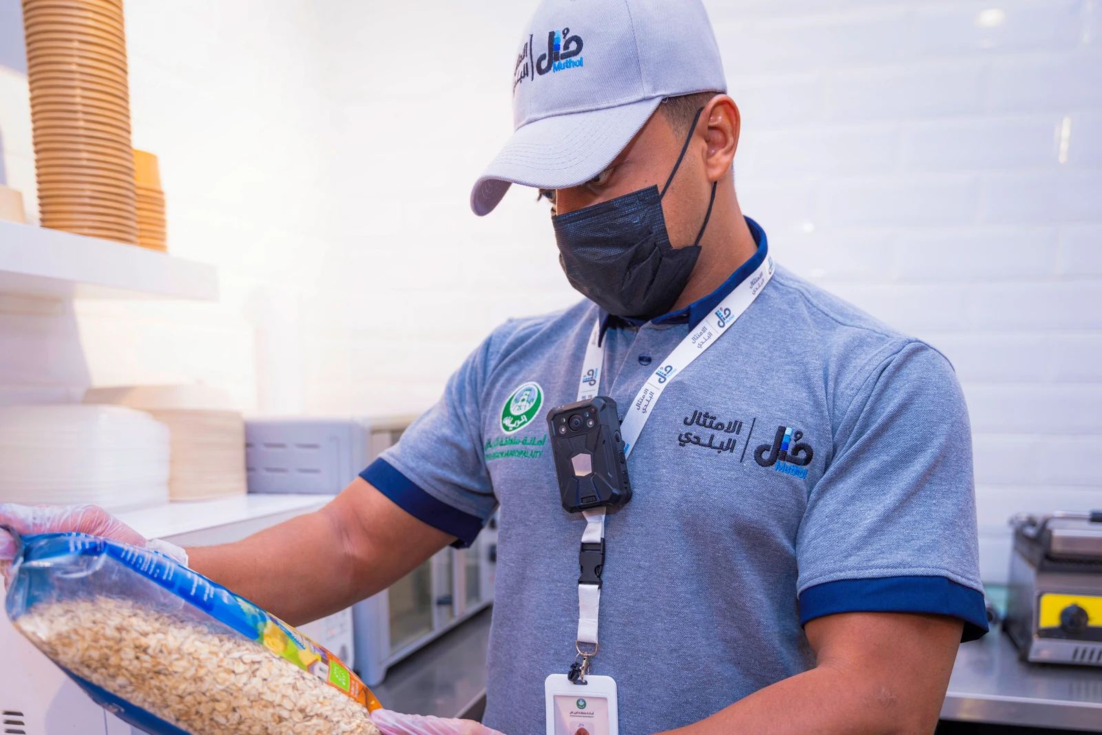 التوسع في "كاميرات الجسم" للمراقبين الميدانيين بأمانة الرياض