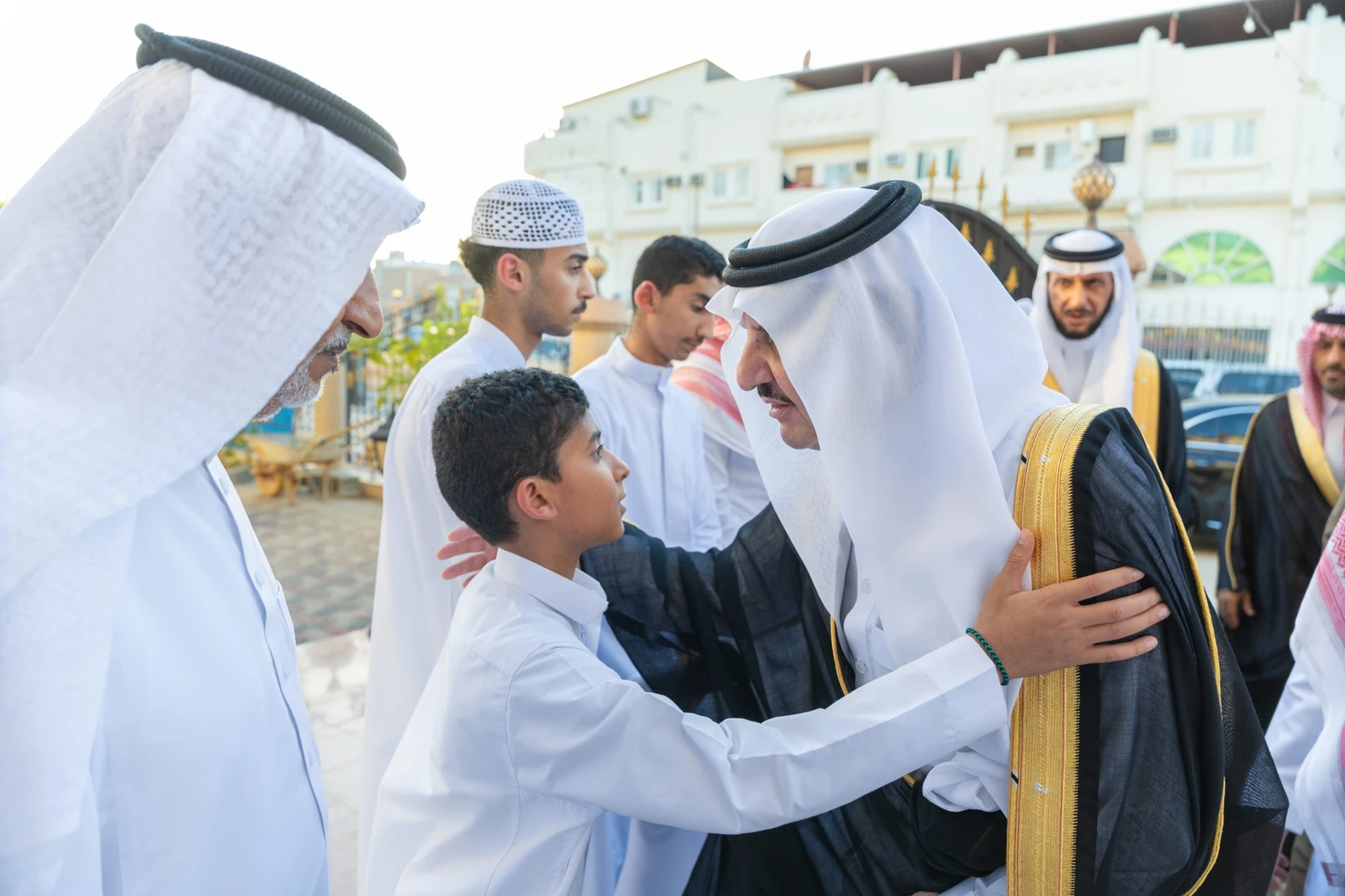 أعرب ذوو الشهداء عن شكرهم وتقديرهم لأمير المنطقة الشرقية على تعازيه