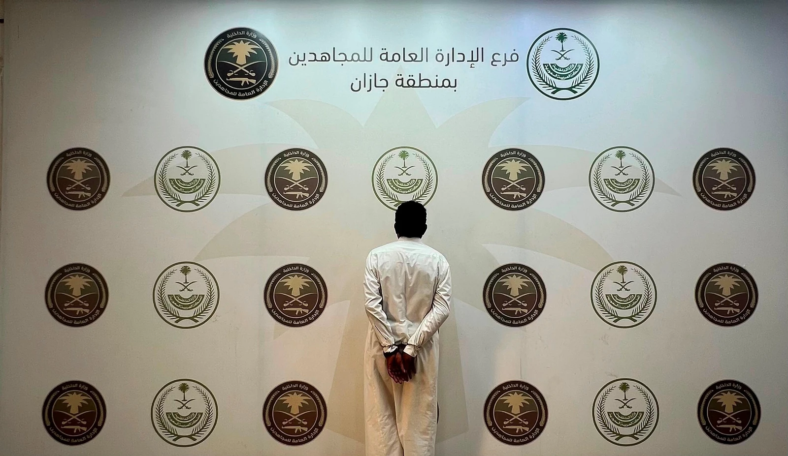 القبض على مواطن نقل مخالفين لأمن الحدود بجازان