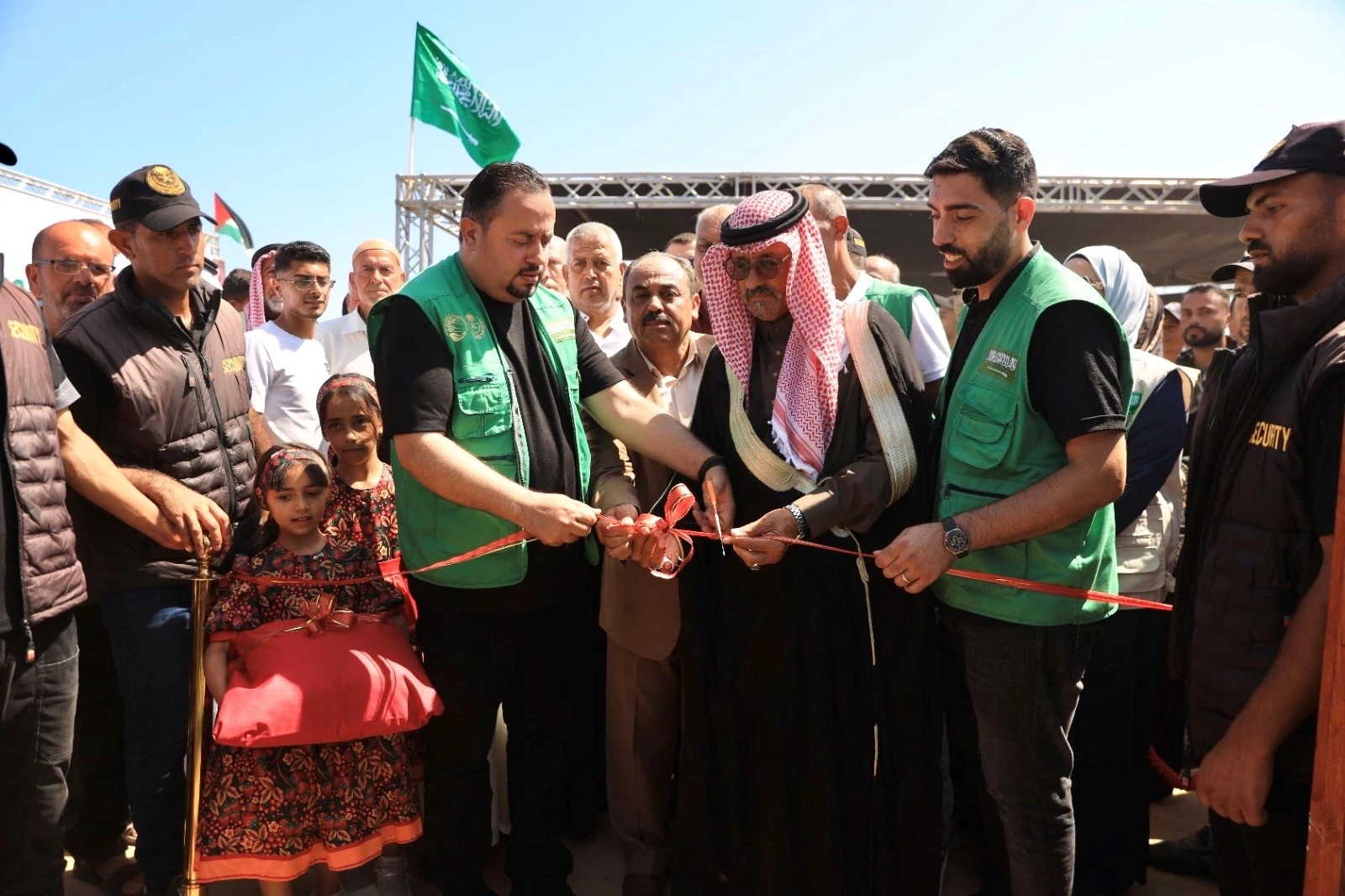 افتتاح مدرسة مكة بدعم سعودي يعيد الأمل للتعليم بغزة