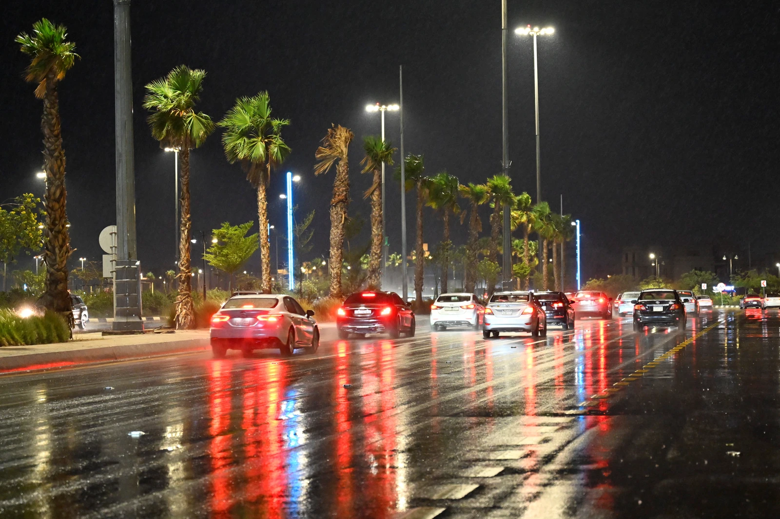أجواء ماطرة على أجزاء من 5 مناطق