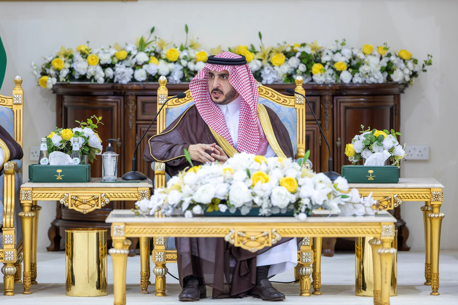 أمير الجوف يوجه برفع مستوى السلامة للحد من الحوادث