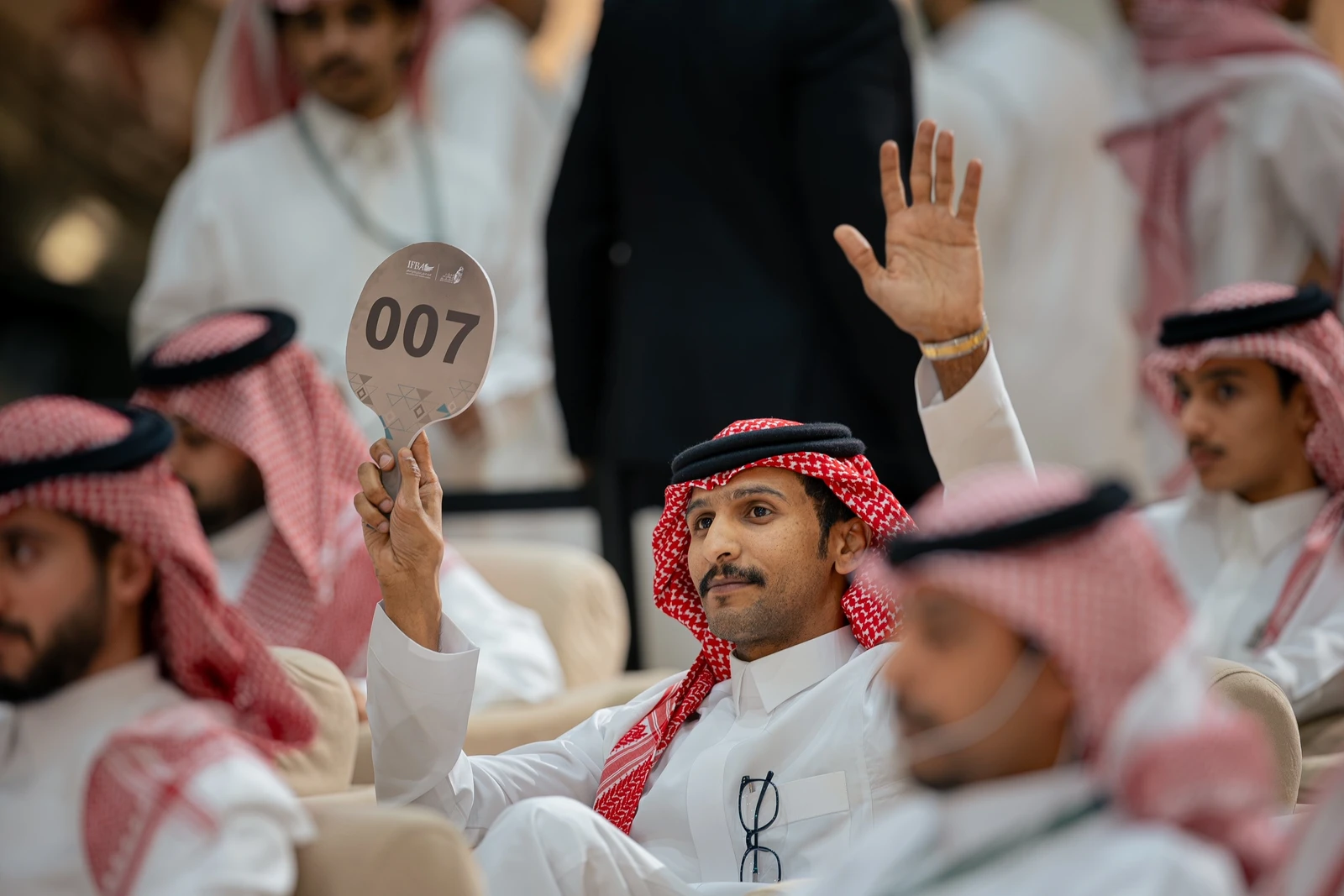 بيع 3 صقور بـ155 ألف ريال في مزاد الصقور