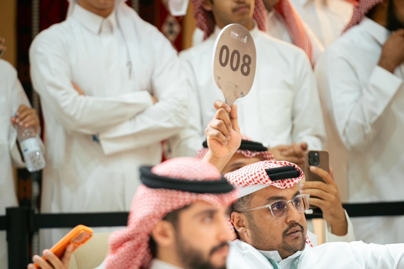 201 ألف ريال حصيلة بيع صقرين بمزاد الصقور