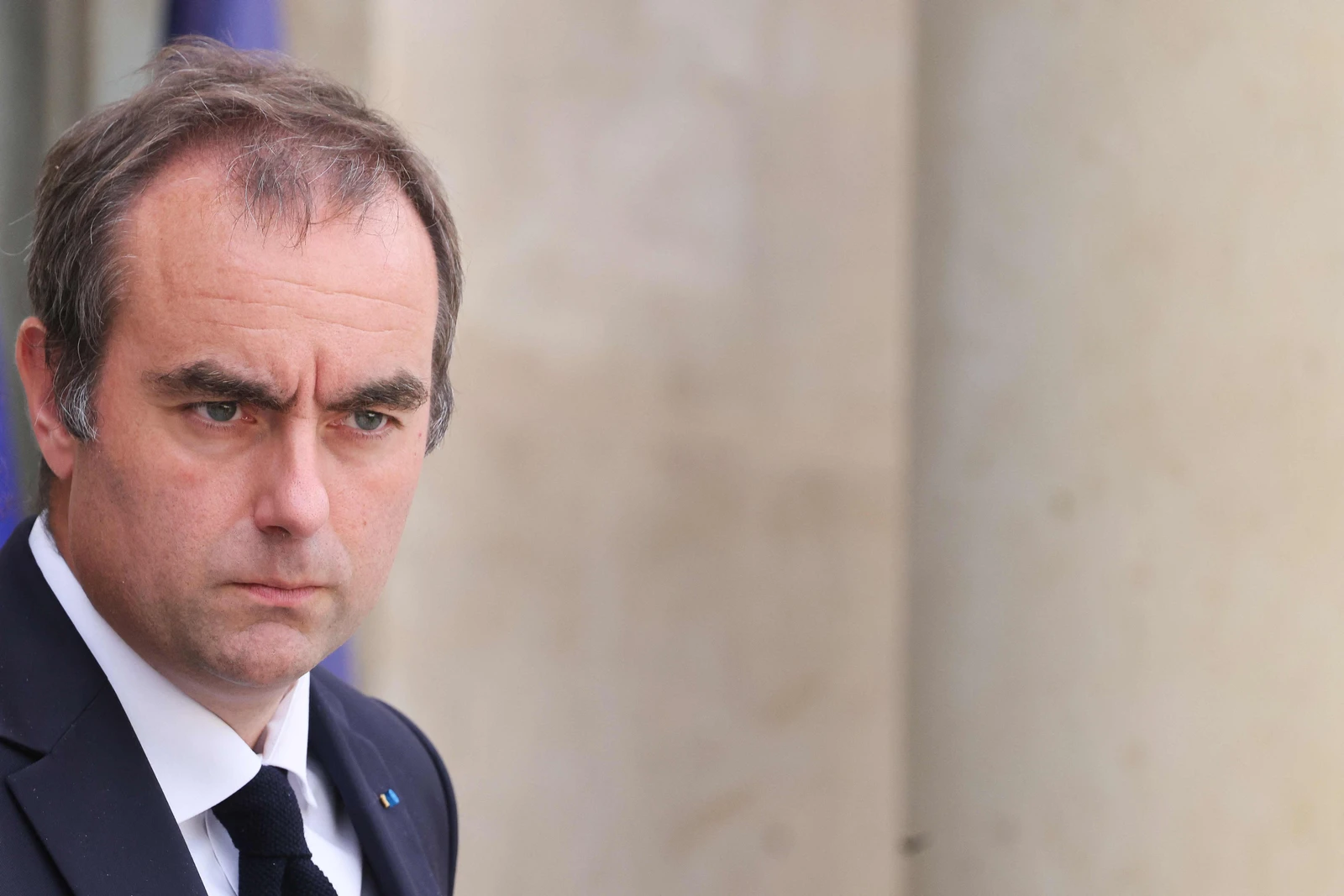 Lecornu prolonge les aides sur les carburants pour apaiser la colère sociale
