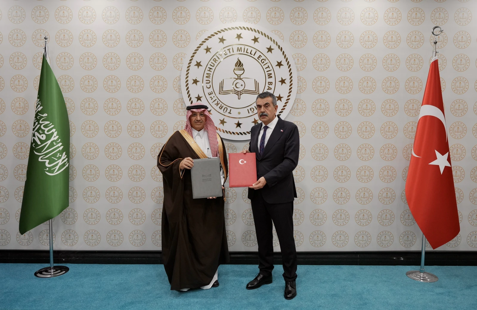 البنيان يبحث توسيع التعاون التعليمي مع تركيا 