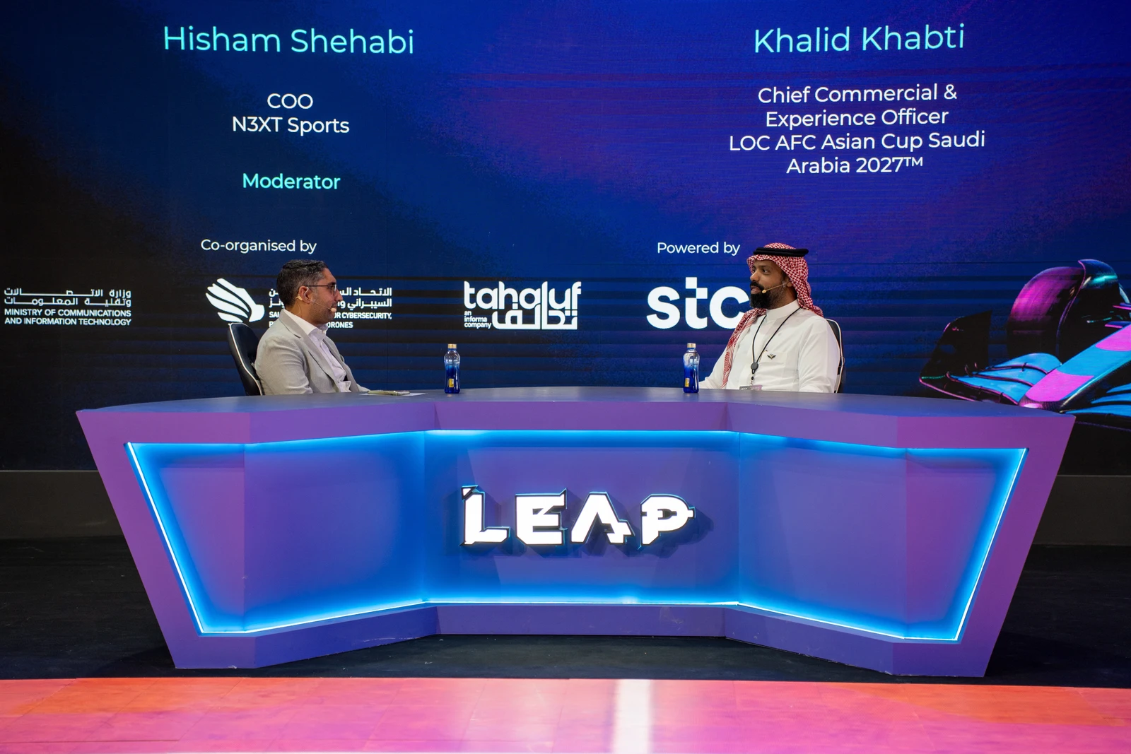 اللجنة المنظمة لـ"آسيا 2027" تستعرض تطبيق "أهلاً" في "ليب 2026"