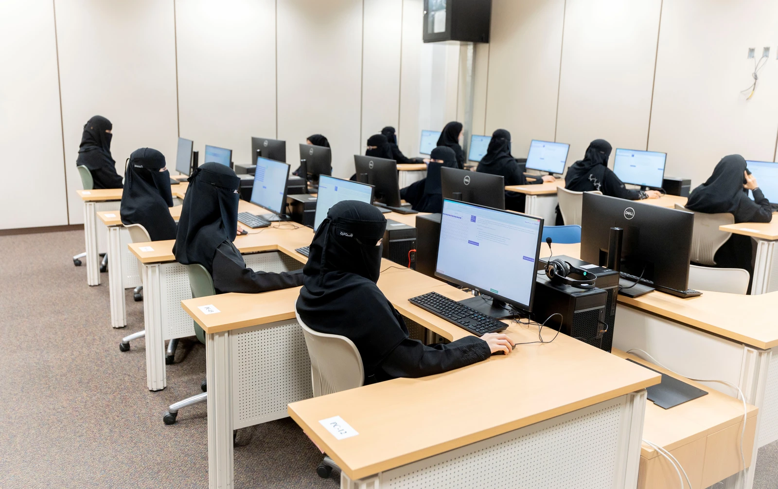 "سدايا" ترفع كفاءة محترفي الذكاء الاصطناعي