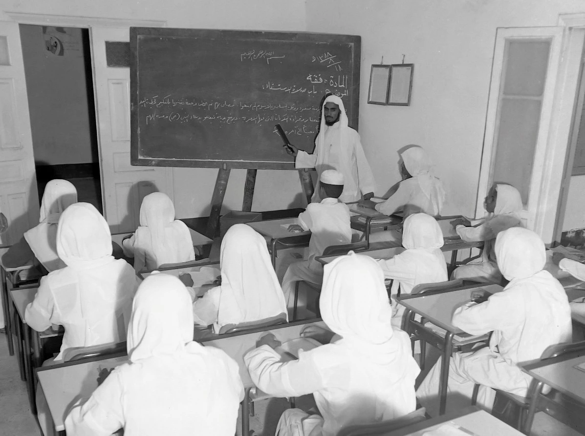 في يوم المعلم.. كيف تغيرت المهنة؟