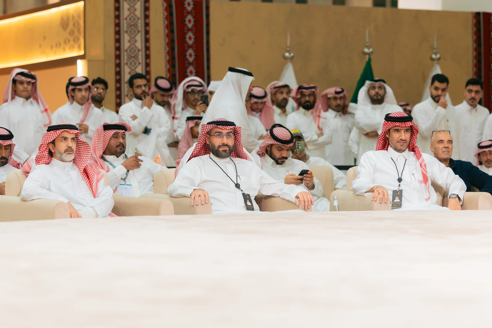 بيع 6 صقور في الليلة الثامنة بالمزاد الدولي