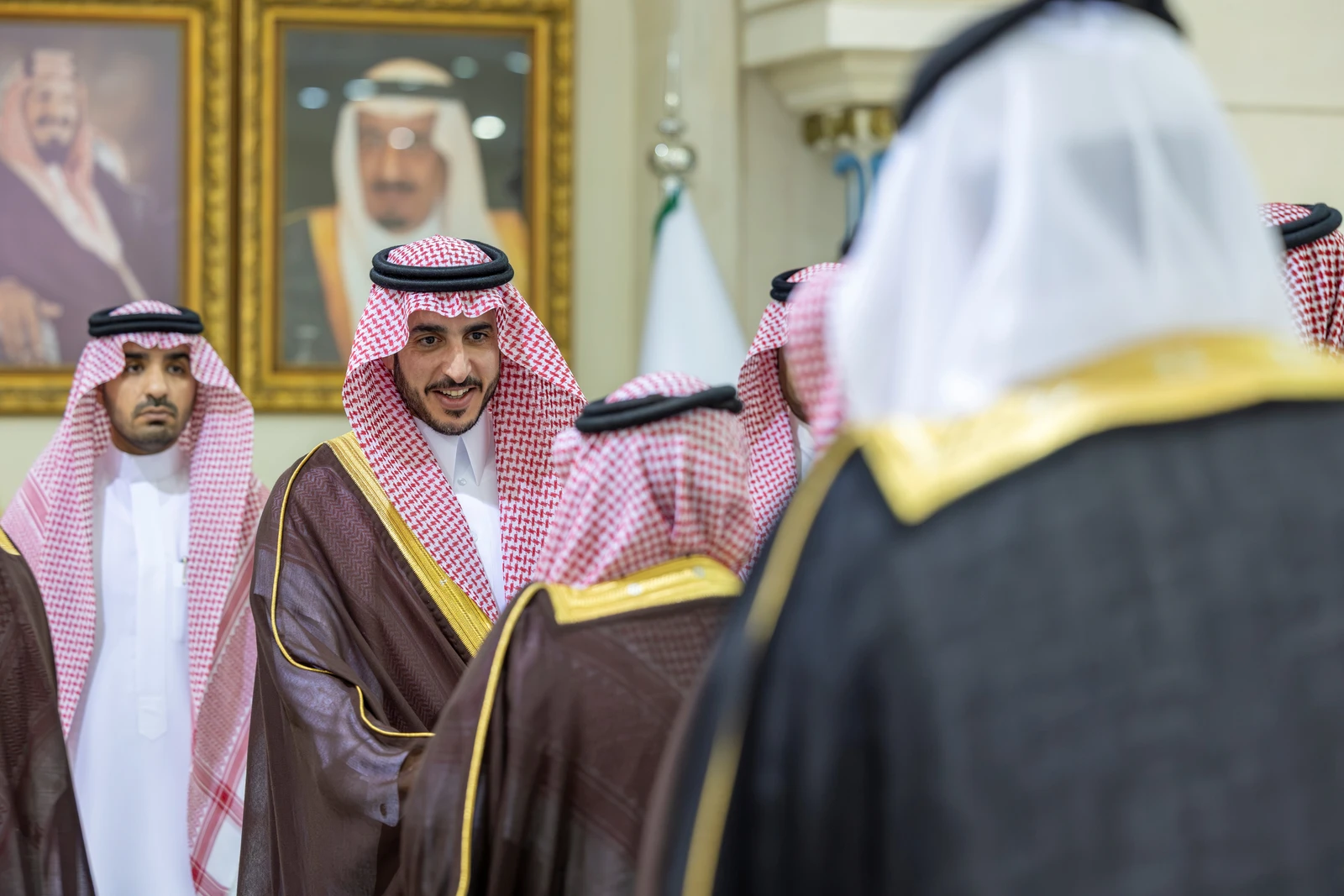 أمير الجوف يوجه برفع مستوى السلامة للحد من الحوادث