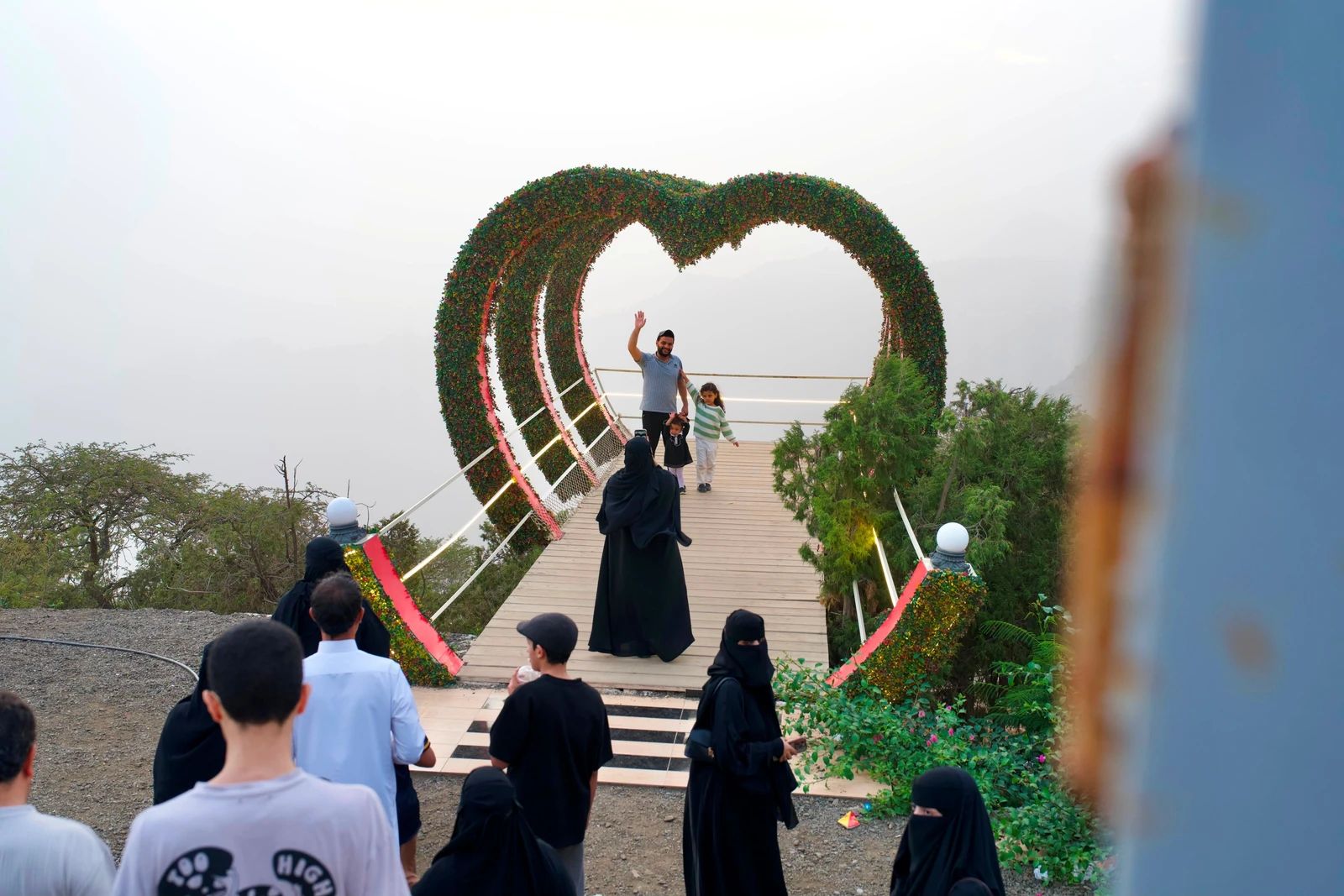 سيدة السحاب.. سياحة تعانق مرتفعات الباحة