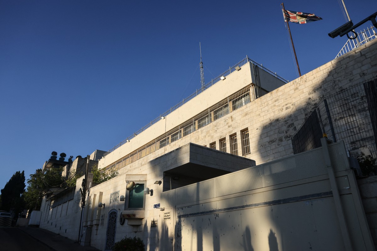 Israel tells British consulate in East Jerusalem to close, sources say