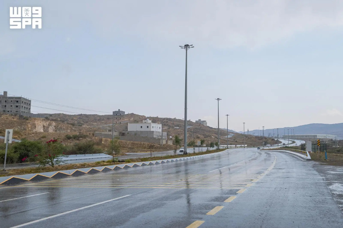 Saudi weather center warns of heavy rain, flash floods in western regions