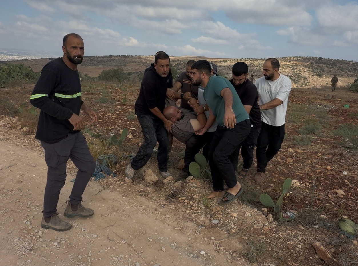 Video shows Israeli troops shooting Palestinian in West Bank settler stand-off