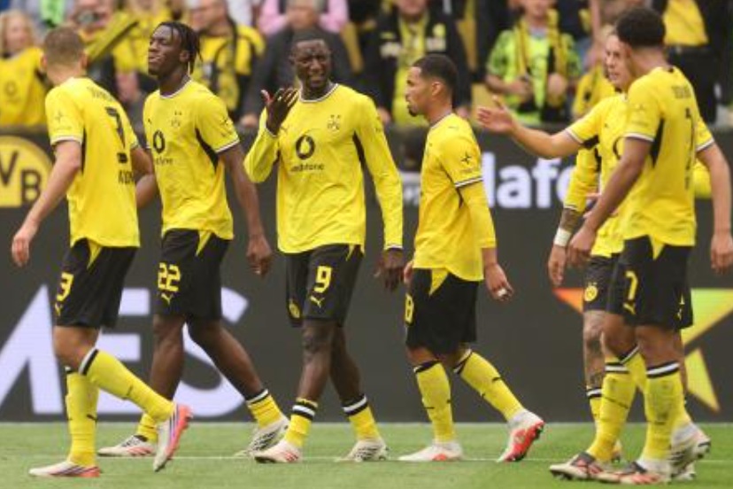 Dortmund make it three wins from three with 3-0 victory over Paderborn