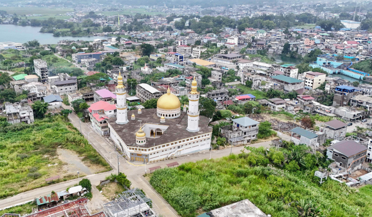Scars of Marawi siege linger as Philippines poll nears