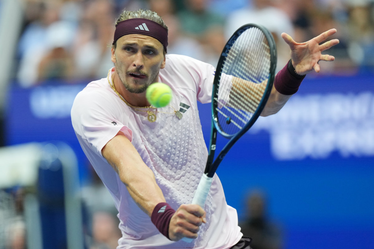 Alexander Zverev beats Ben Shelton to win the US Open title and extend a drought by American men