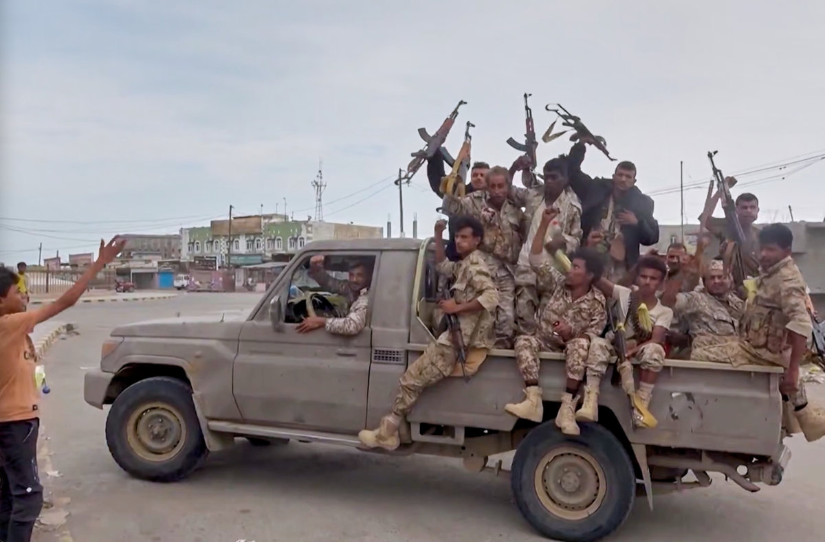 Saudi Arabia issues, lifts alerts as Houthi attacks raise security fears