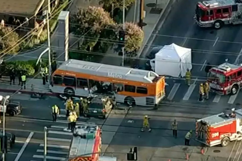 3 people killed when NBC and Telemundo news helicopter crashes while covering LA bus collision