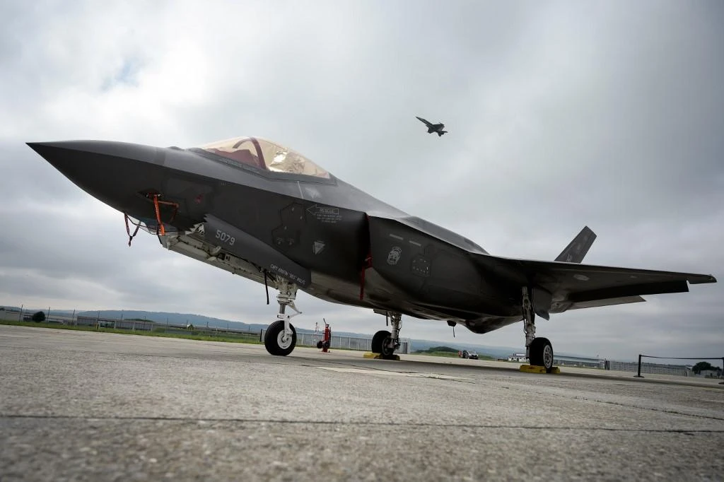 Germany receives first F-35 warplane at ceremony in US
