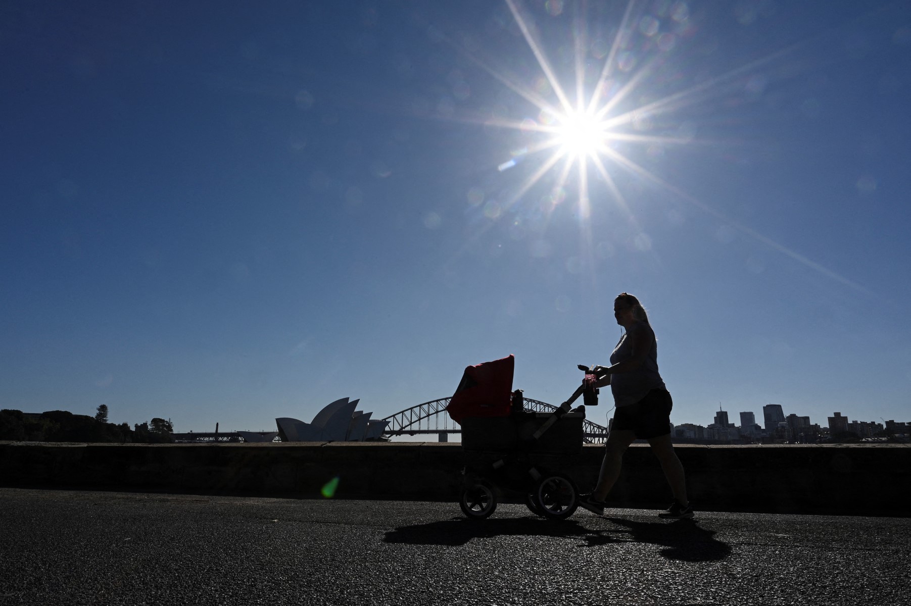 Australia warns of risks from ageing population, falling birth rates