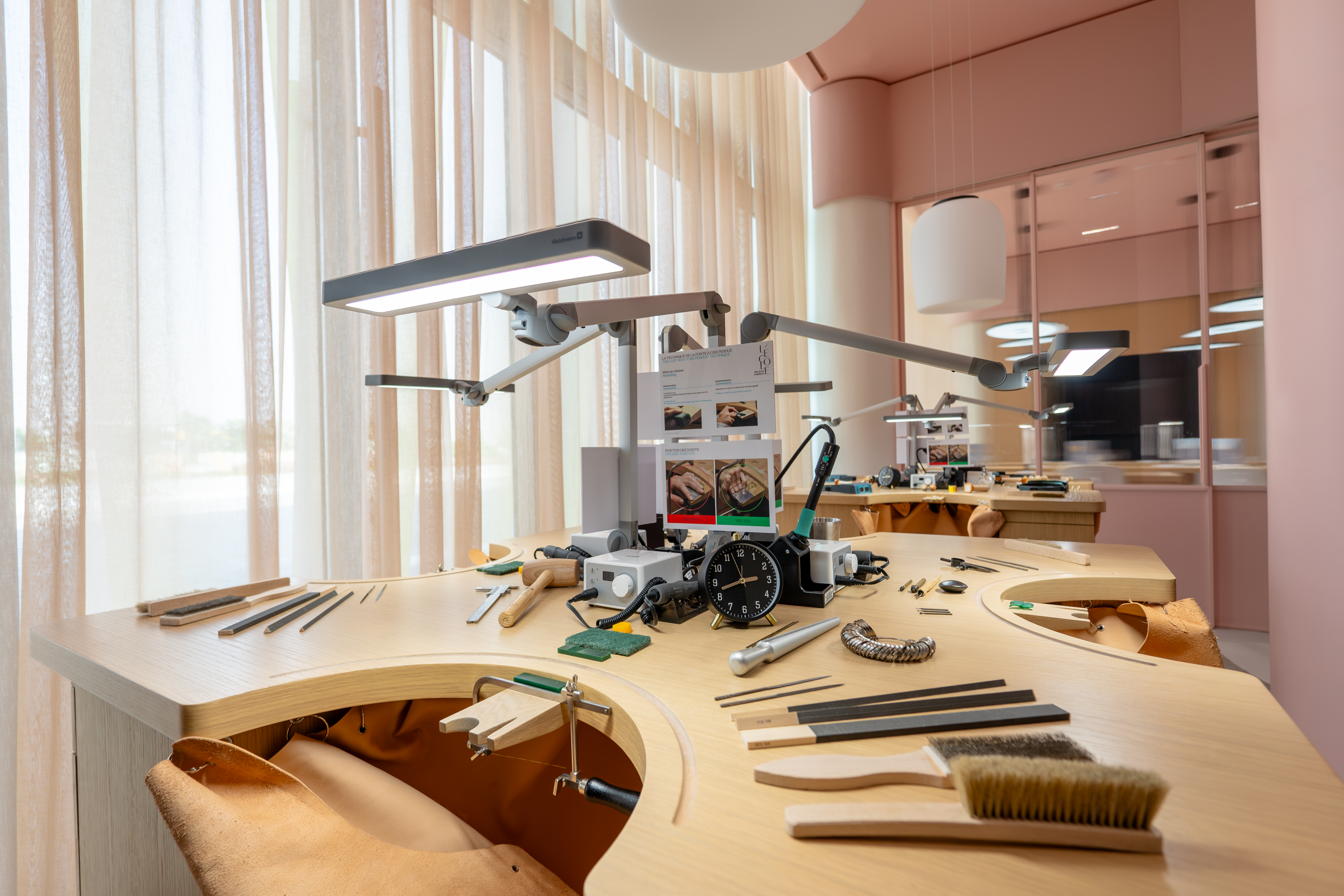L’ECOLE School of Jewelry Arts launches Arabic language program in Dubai