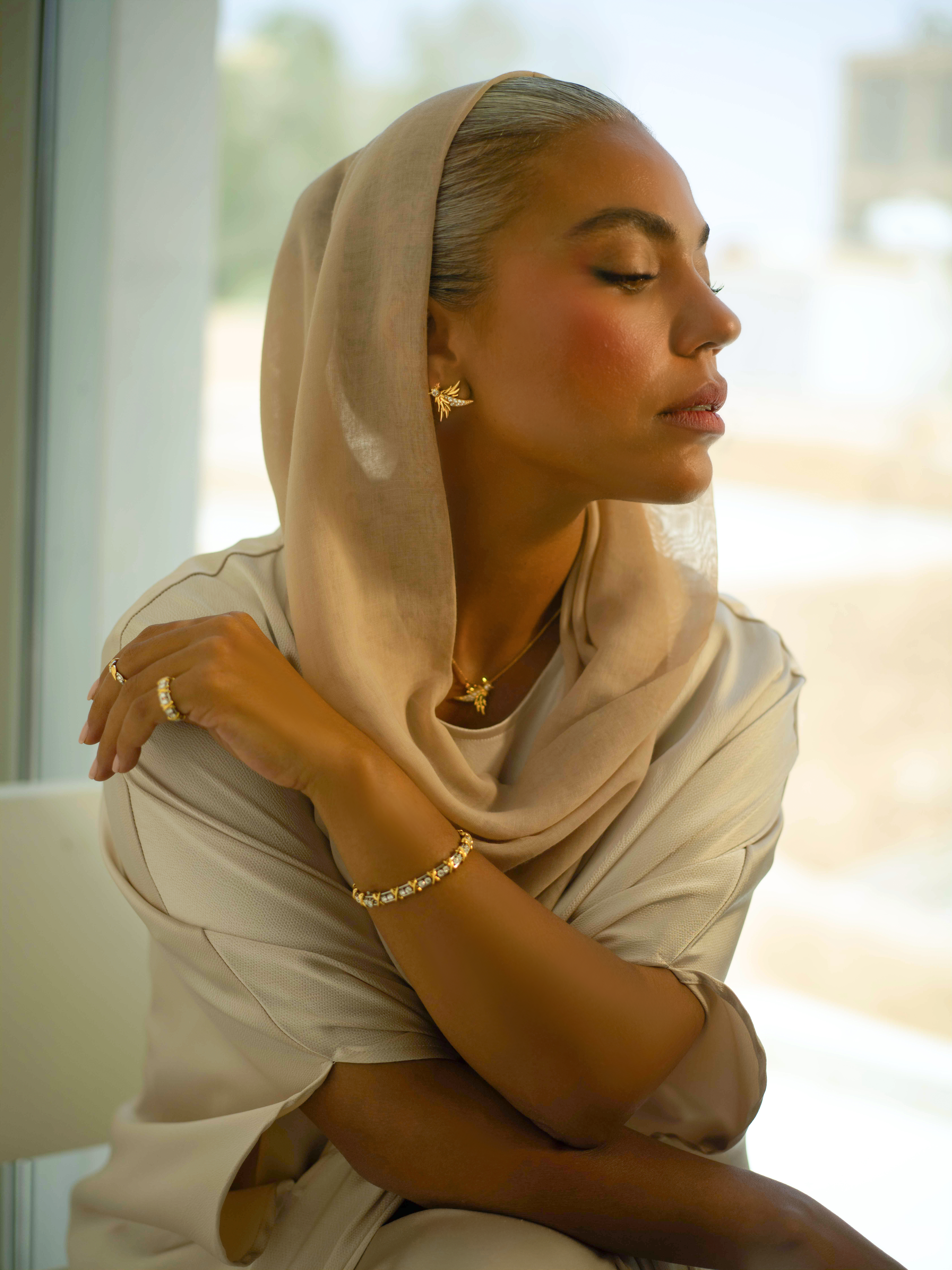Saudi journalist and television presenter Weam Al-Dakheel features in the campaign. (Tiffany & Co. and Vogue Arabia)