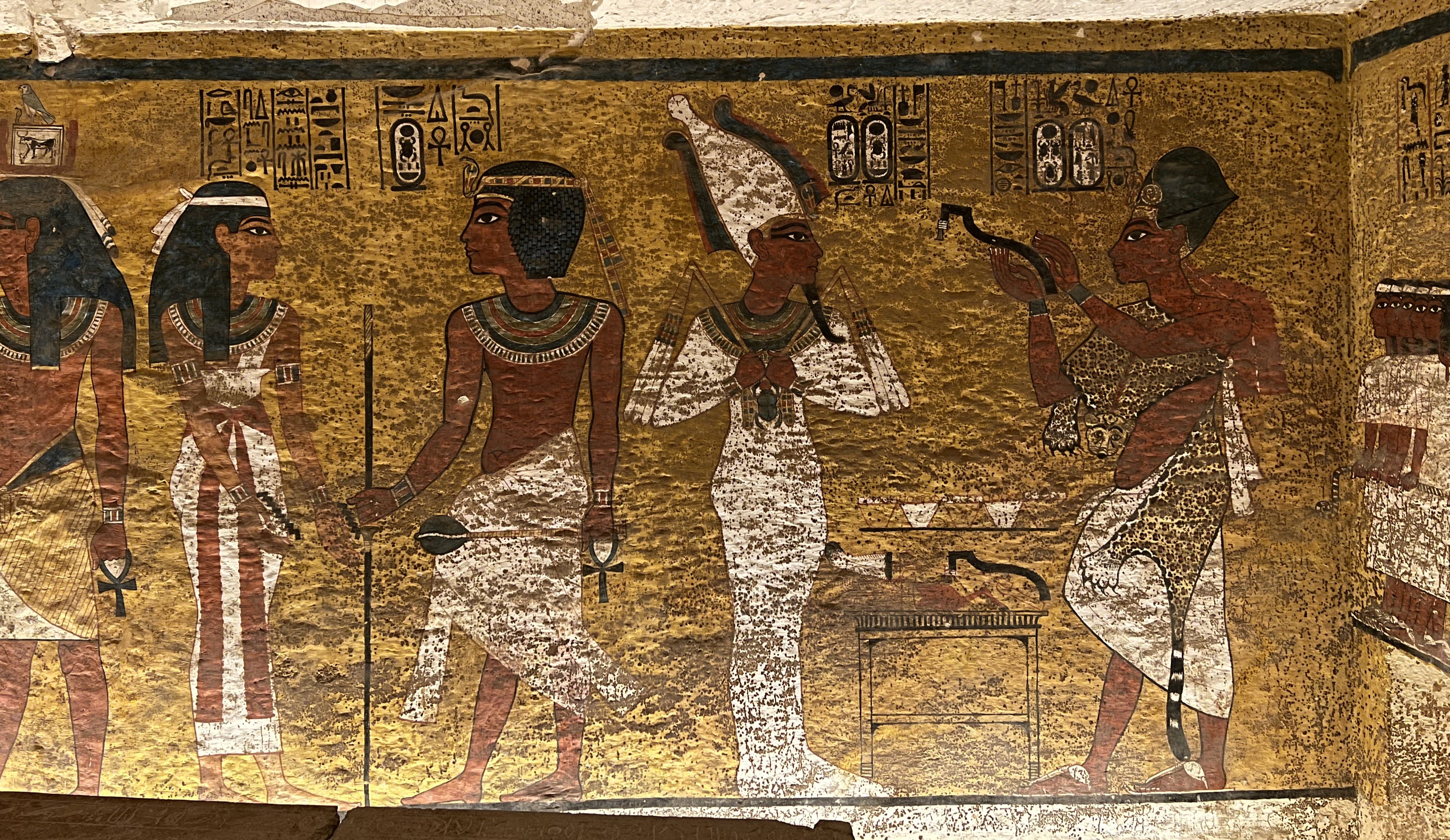 New scans revive hunt for Nefertiti’s tomb behind Tutankhamun’s burial chamber