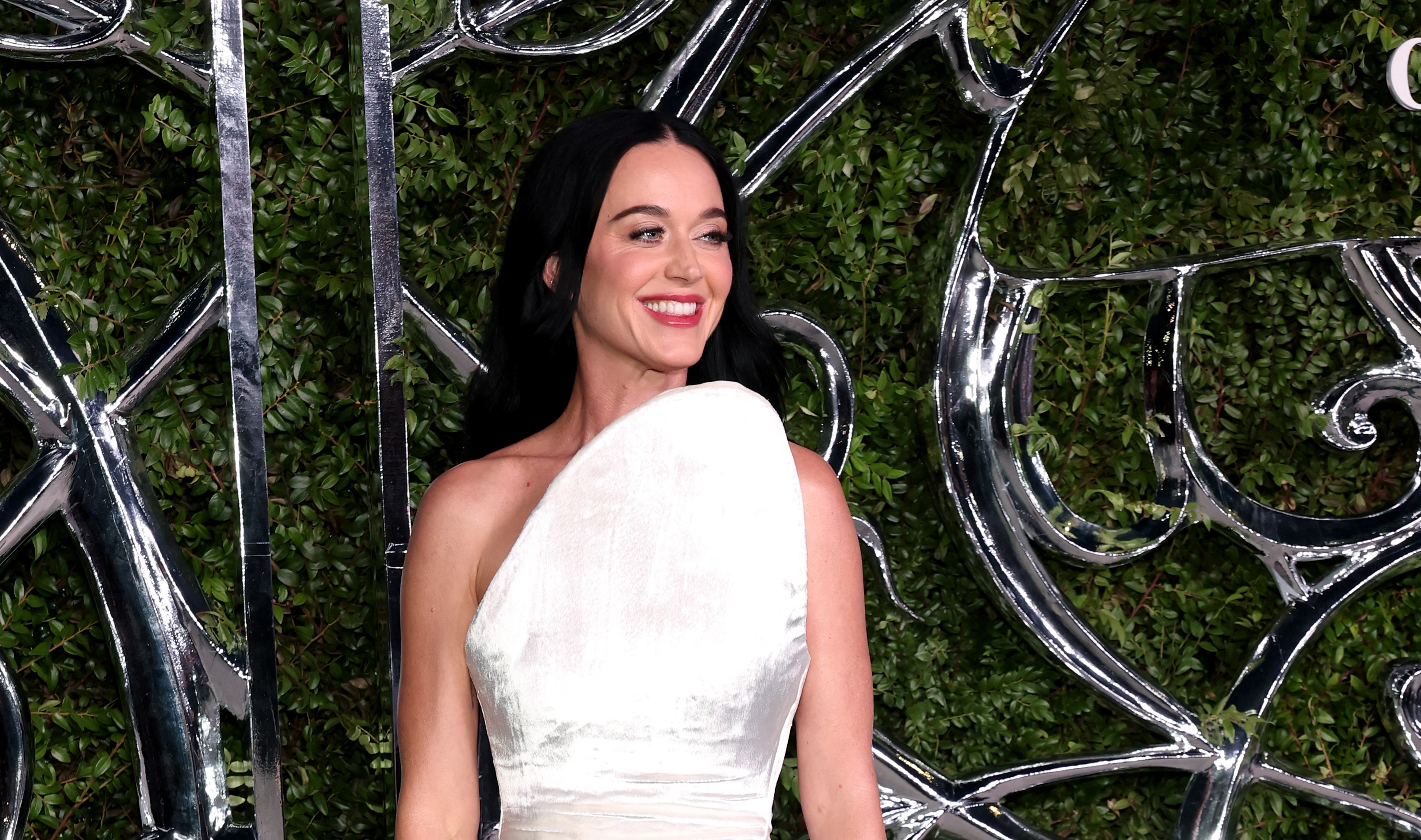 Katy Perry to ring in 2027 in Dubai
