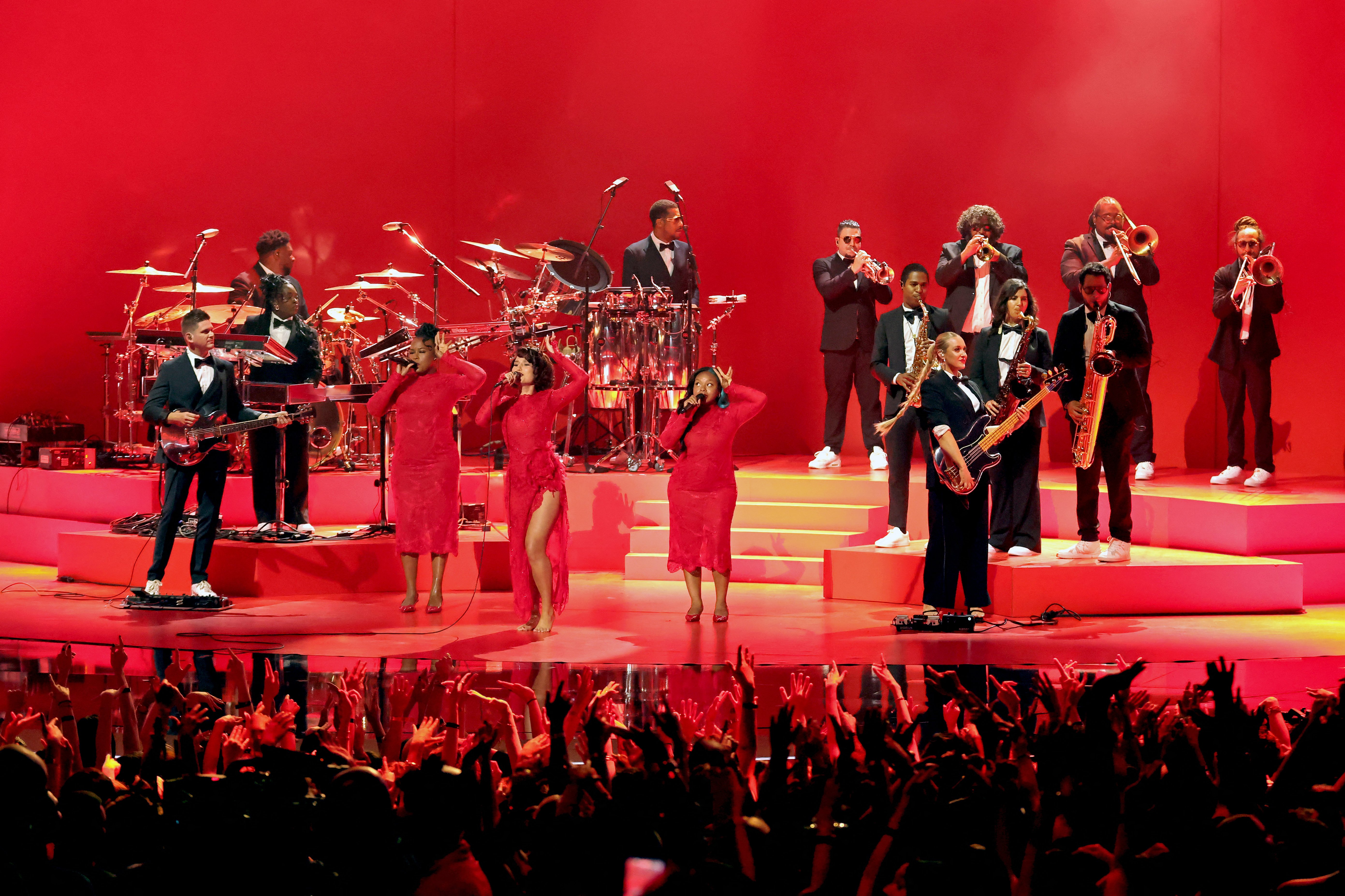 Raye performs onstage during the 2026 MTV Video Music Awards. (Getty Images)
