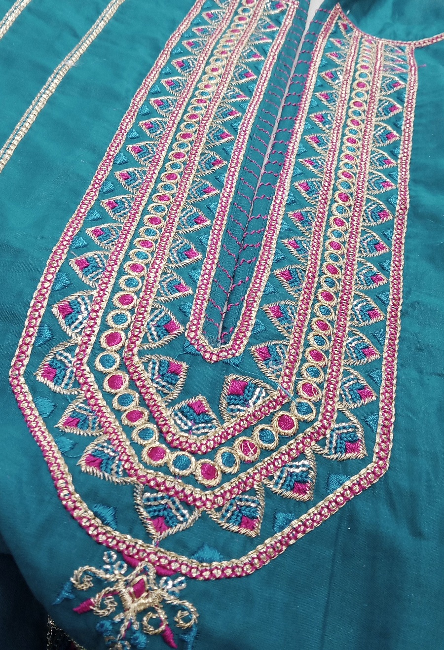 Kurar embroidery