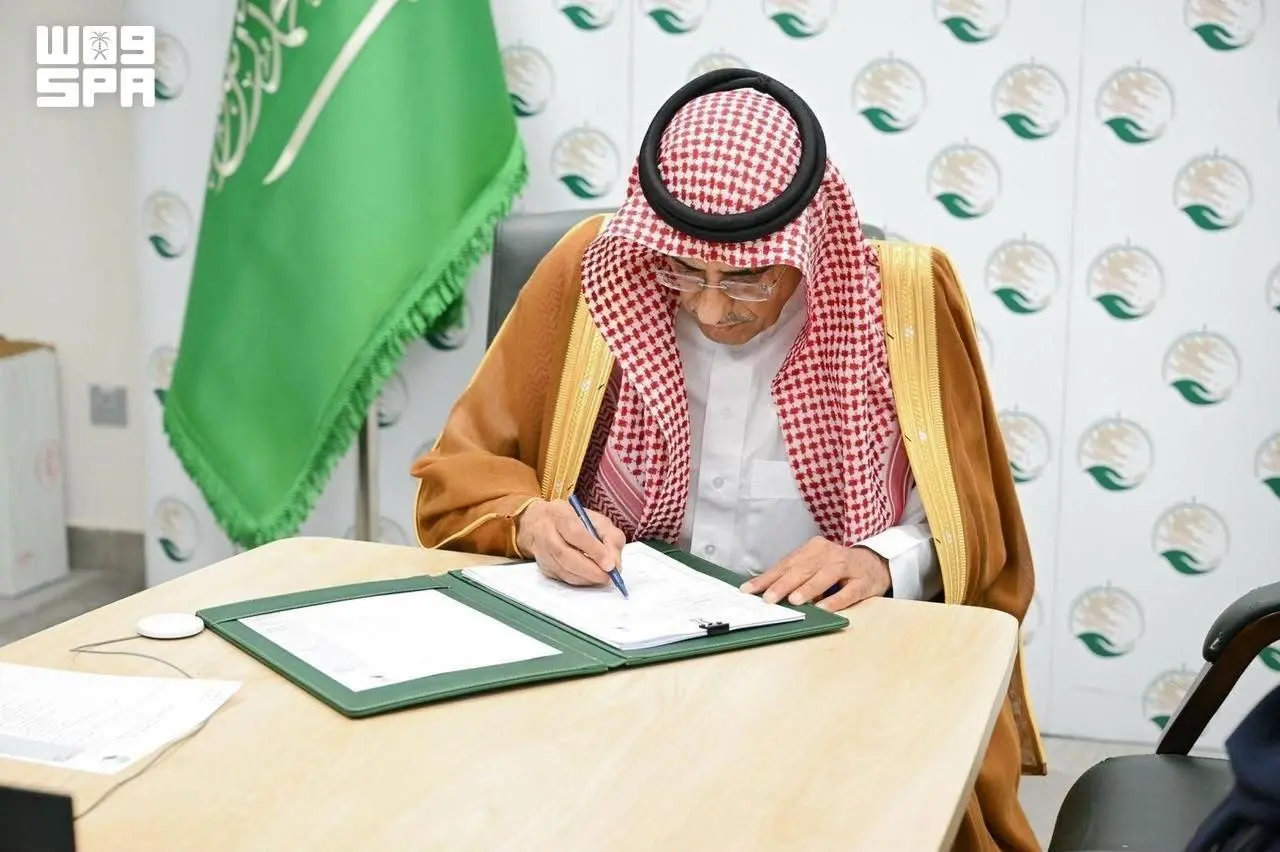 Ahmed Al-Baiz, KSrelief’s assistant supervisor general of operations and programs, signed an agreement earlier this month committing the aid agency to provide monthly financial support for Syria’s orphans. (SPA)
