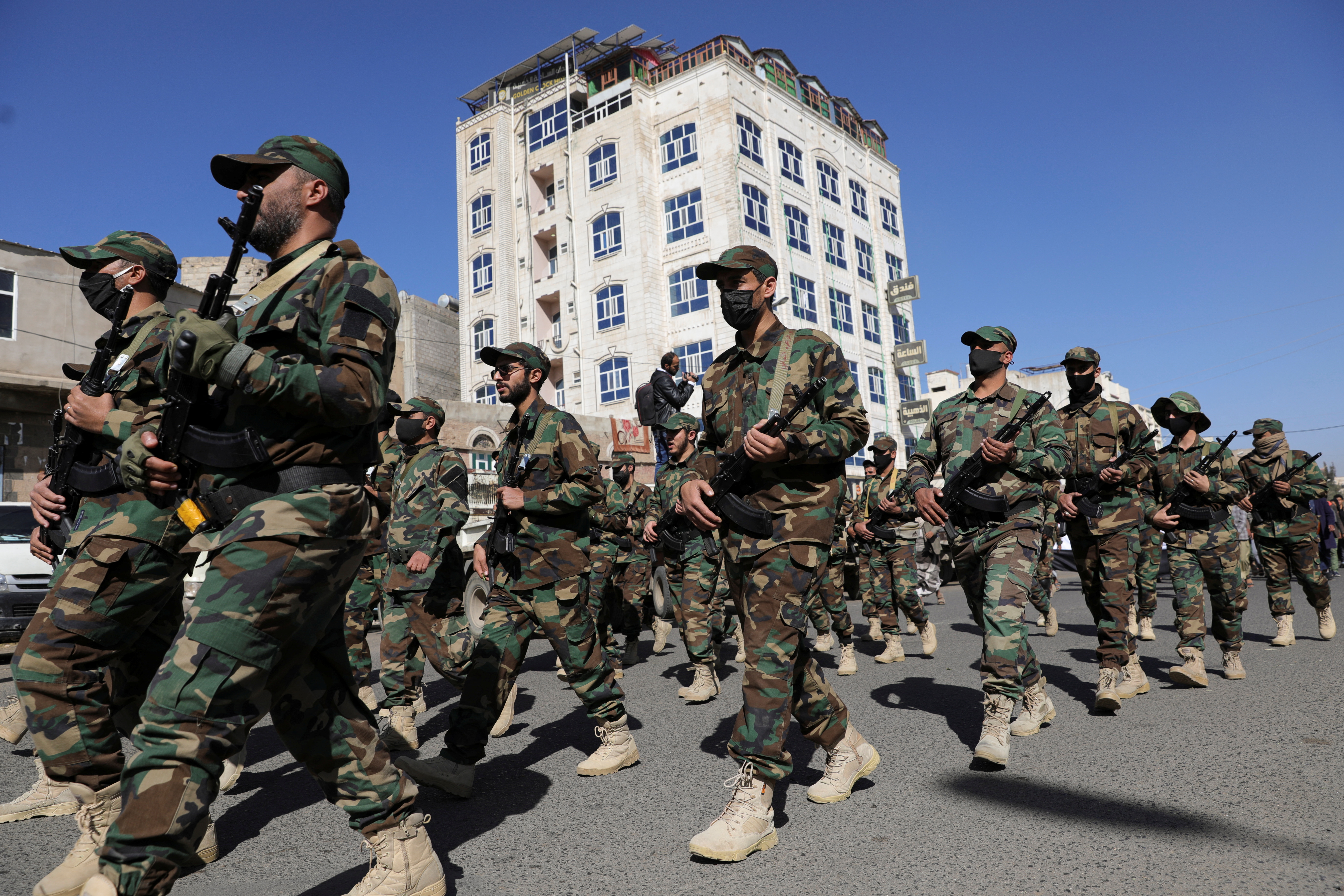 Why not deal with the Houthis instead of fighting them?