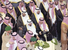 Abdullah opens Kingdom Tower