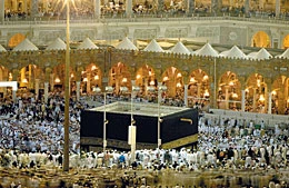 Pilgrims Pour Into Mina