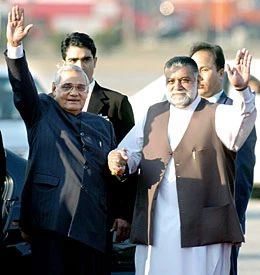 Vajpayee Arrives for Historic SAARC Summit