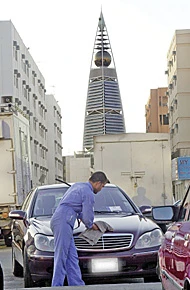 Crackdown on Car Washers in Riyadh