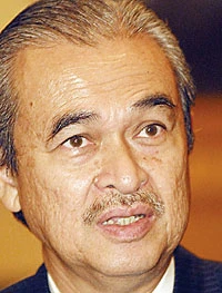 Prime Minister Lays Emphasis on Human Resources
