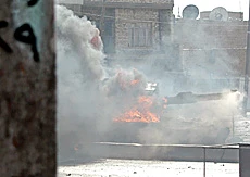 Tanks Move Toward Najaf Mosque