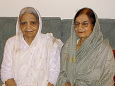 Mother, Daughter Celebrate Eid Together After 45 Years!