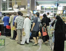 Ramadan Rush Keeps Salesmen on Edge