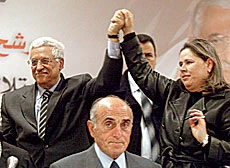 Abbas Promises to Uphold Arafat’s Legacy, Kicks Off Poll Campaign