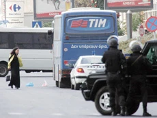 Athens Bus Hijackers Set Deadline