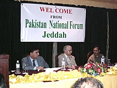 Pakistani Journalist Urges Countrymen to Stand United